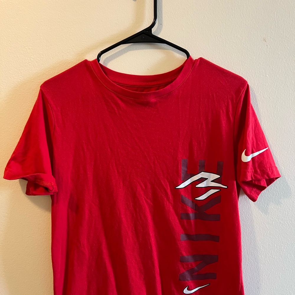 Nike Red Short Sleeve Tee with Iconic Branding